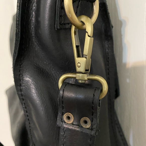 Raven+Lily Farm Favorite Black Distressed Leather Handbag Satchel Shoulder Bag - Picture 6 of 8